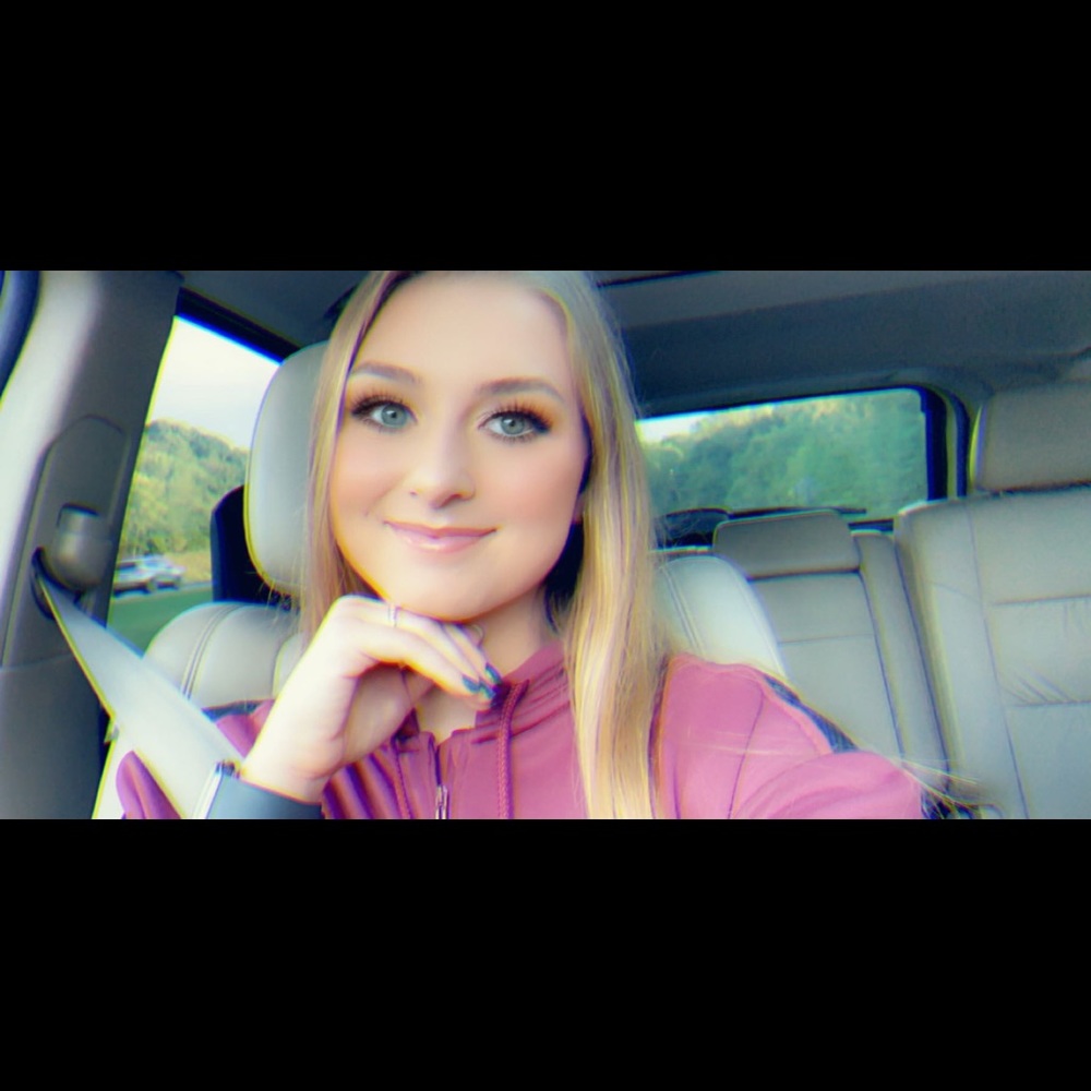 Meet your Posher, Kaitlyn